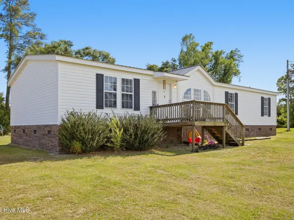 233 Baysden Pond Road, Chinquapin, NC 28521