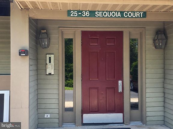 3rd image of 33 Sequoia Ct
