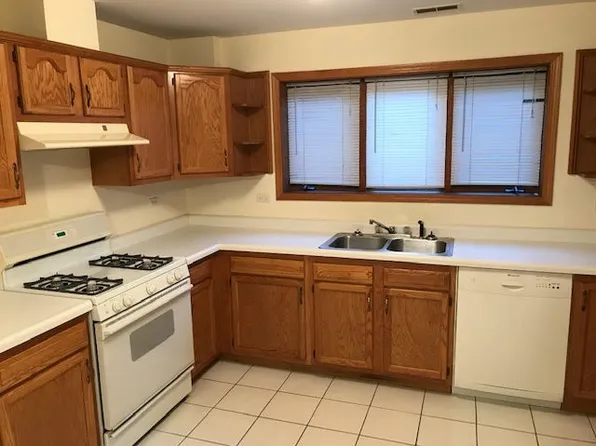 5614 W Higgins Ave APT 1W, Chicago, IL 60630
