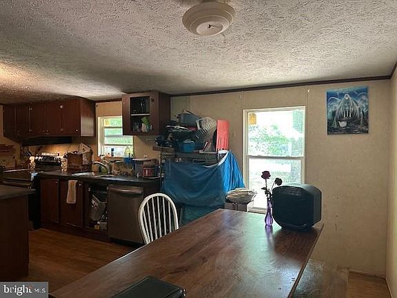 4th image of 32123 Steele Dr