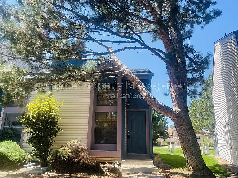 453 S Kittredge St #A — Photo 16