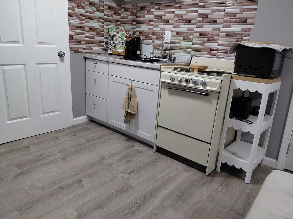 2nd image of 3217 Calcutta Ct #C