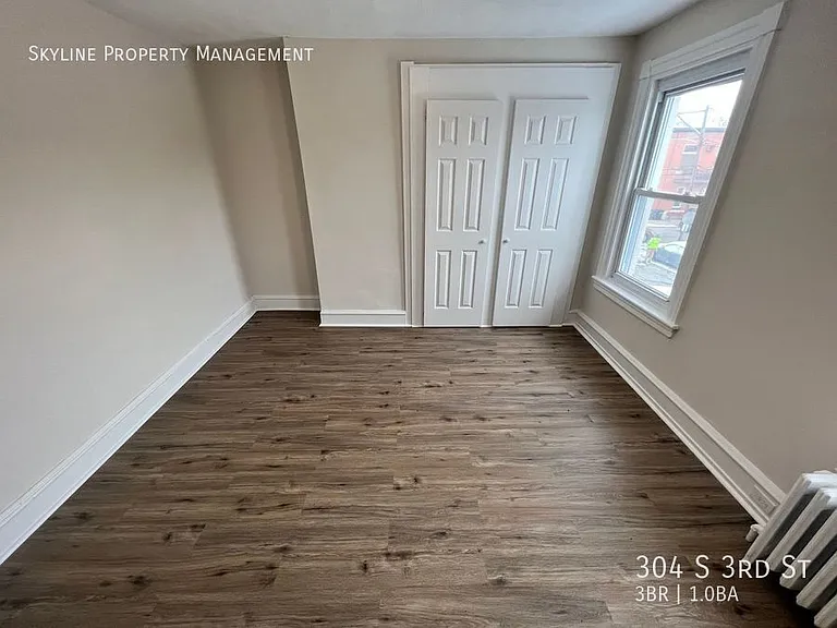 304 S 3rd St — Photo 9