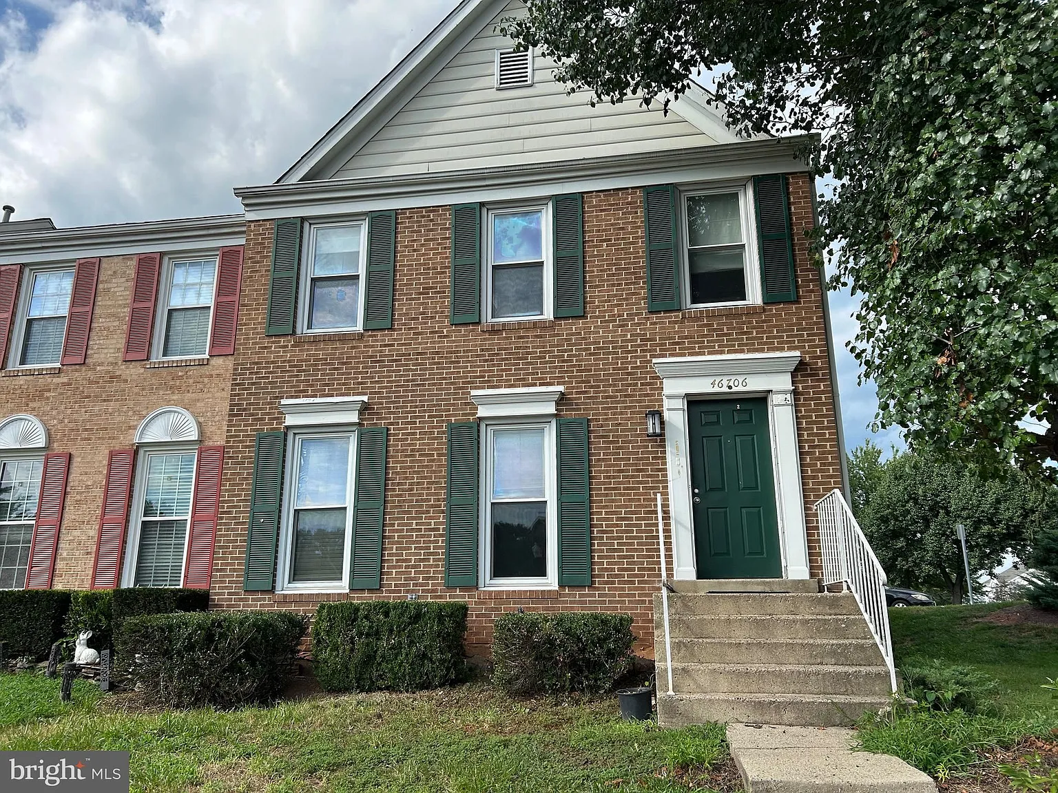 3 bed, 3.5 bath, 2382 sqft, $2,900 — Photo 1
