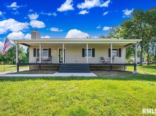 1208 S Adams Rd, Eureka, IL 61530