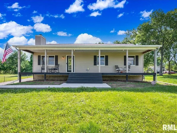 1208 S Adams Rd, Eureka, IL 61530