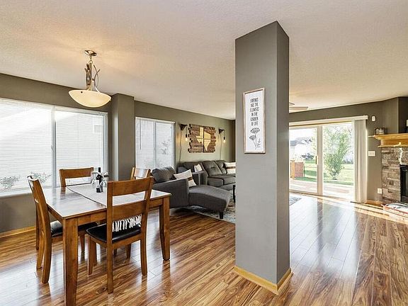 3rd image of 650 SE Parker Dr