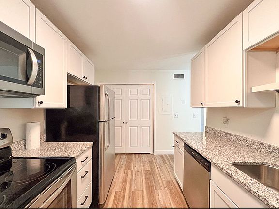 5th image of 139 Five Oaks Dr