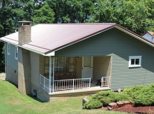 496 N 7th Ave, Paden City, WV 26159