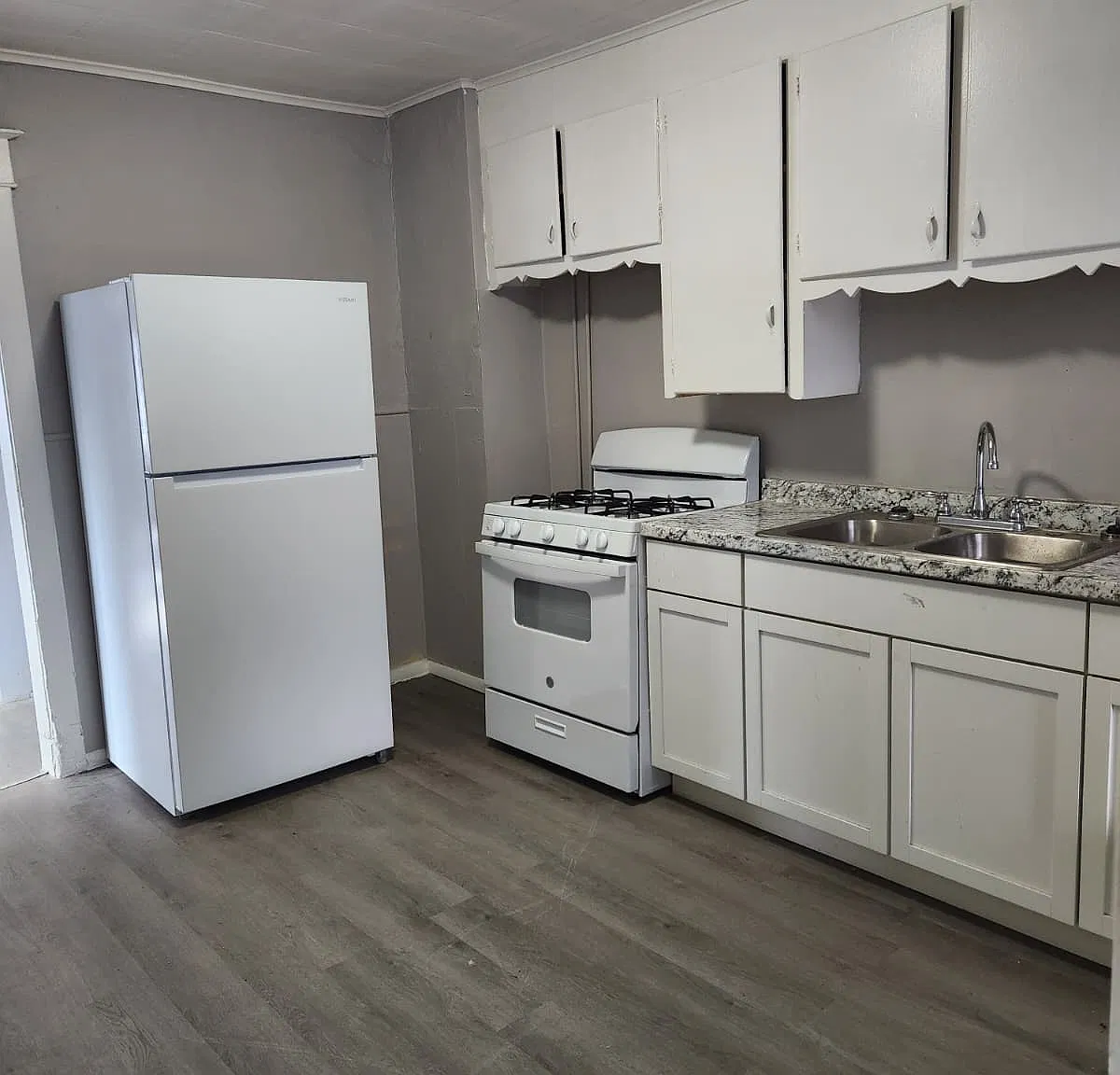 3 bed, 950 sqft, $1,275 — Photo 1