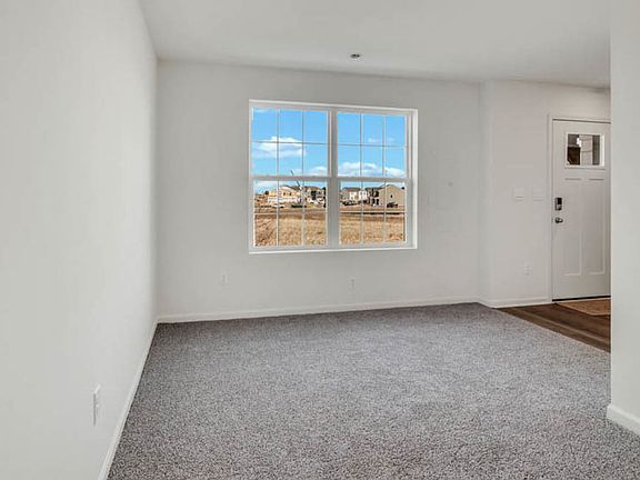5th image of 2688 Arrowhead Dr