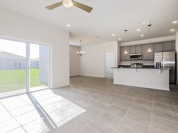 4th image of 535 Crown Rose Dr