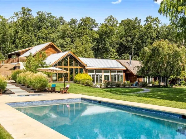 1711 Sweetbriar Rd, Ottsville, PA 18942