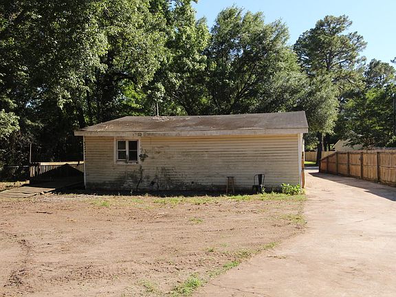 3rd image of 2951 Blackfish Rd
