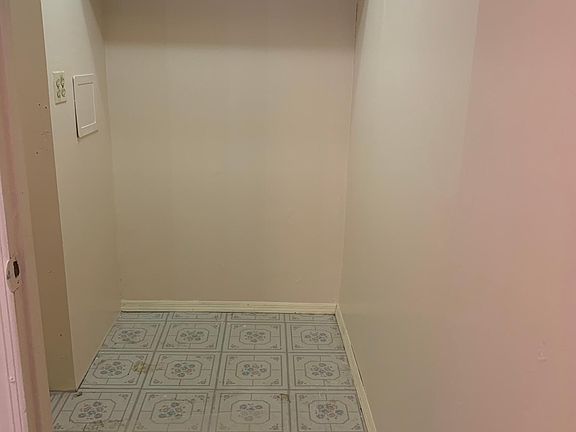 3rd image of 9011 104th St Floor 2