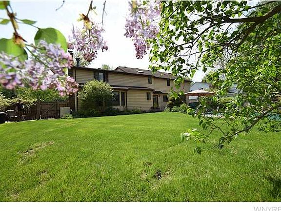 2nd image of 8362 Bridlewood Dr