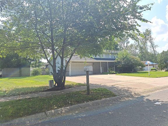 3rd image of 5657 Carnation Ave