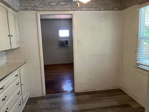 5th image of 404 N 7th St APT F
