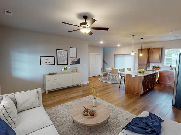 121 Cedar Dr, Gilbert, IA 50105