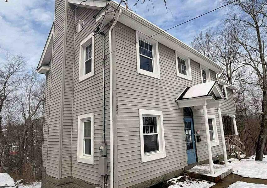 1st image of 212 Wickham Ave