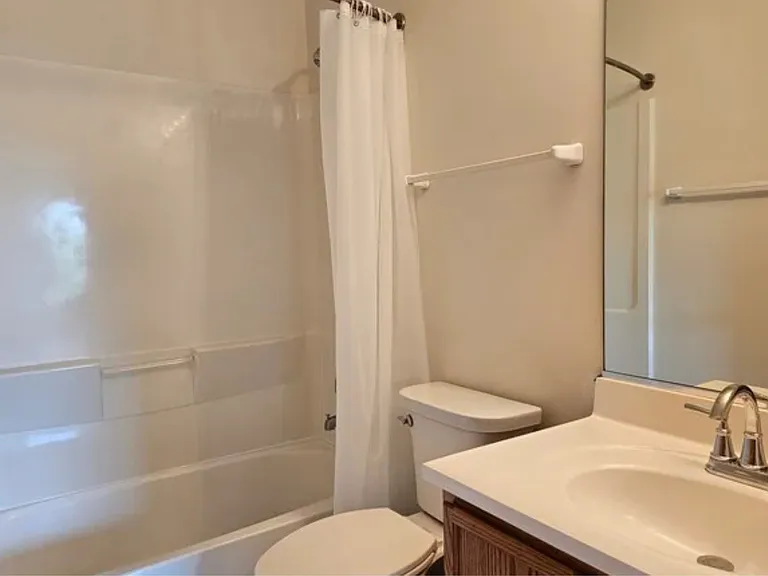 2513 Sumac Dr — Photo 7