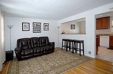 3rd image of 704 Rockwood Dr
