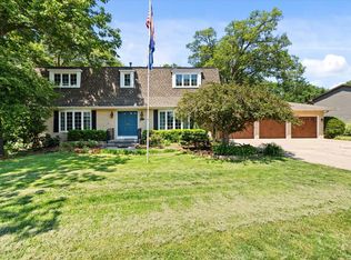 10 Oak Grove Rd, Geneseo, IL 61254