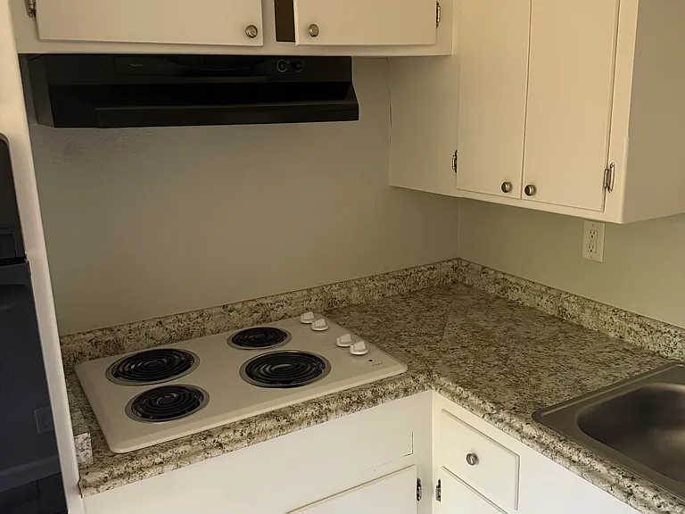 2285-2291 Elm St #2 — Photo 12