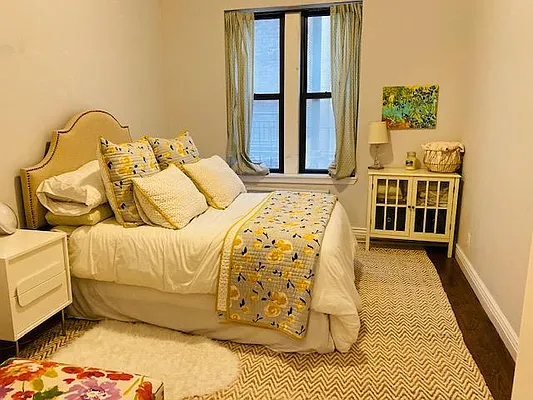 Rented by Bank Neary | media 80