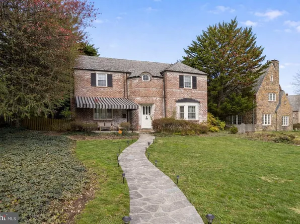 212 Saint Dunstans Rd, Baltimore, MD 21212