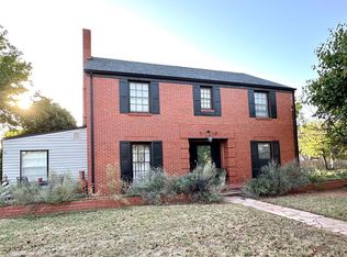 620 N College St, Cordell, OK 73632