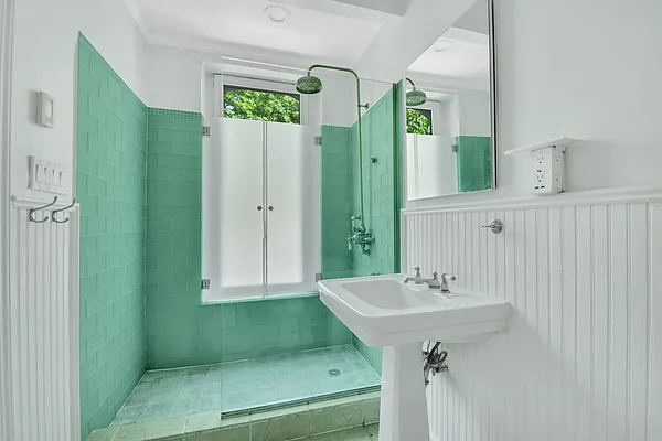 Rented by Compass | media 14