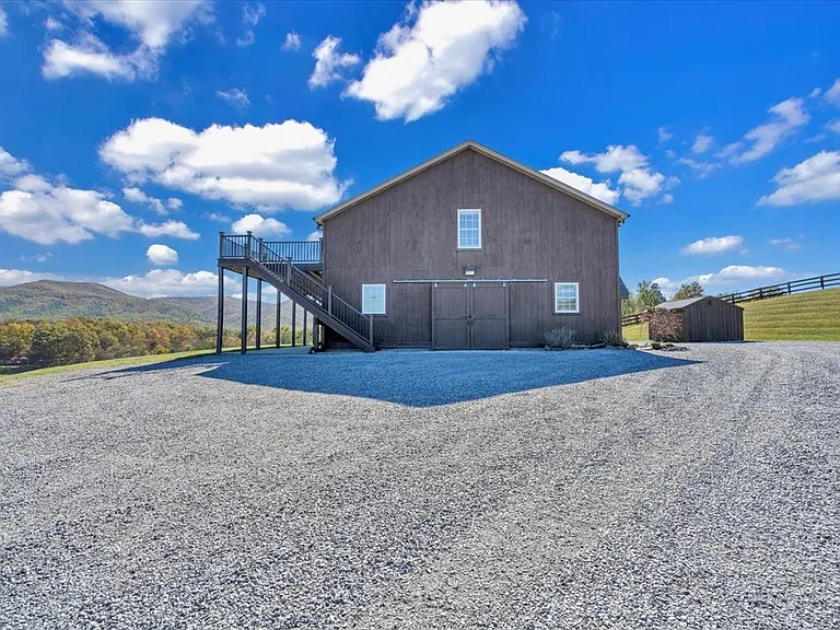 1180 Longfield Rd — Photo 35