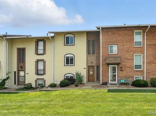 174 Carmel Woods Dr, Ballwin, MO 63021