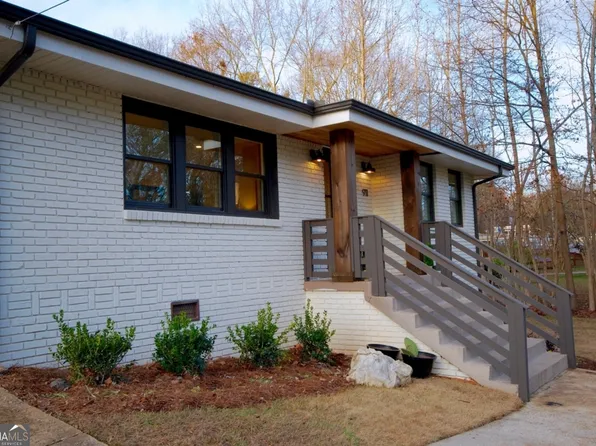 911 Lake Ct SE, Smyrna, GA 30082