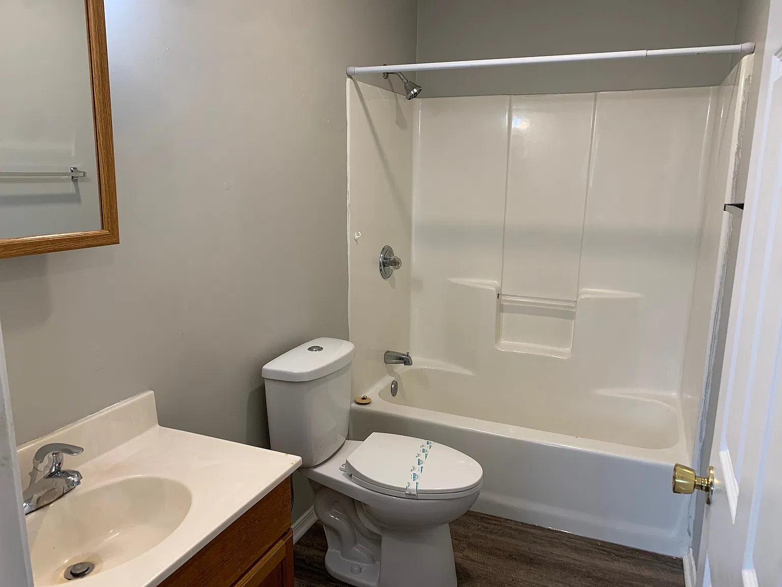 2 bed, 1.5 bath, $1,100 — Photo 3