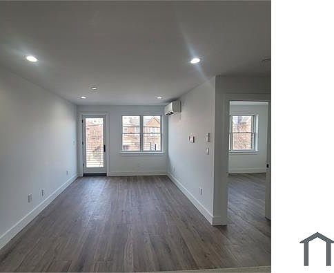 5th image of 1852 Bronxdale Ave #102