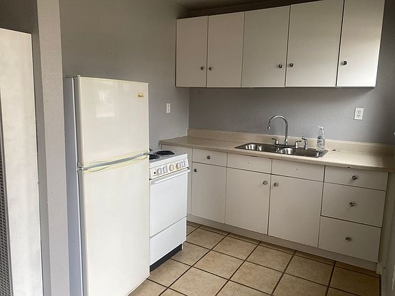 2nd image of 205 College Dr