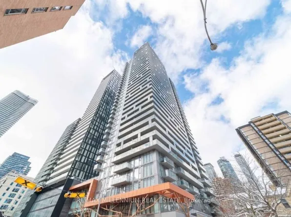 28 Wellesley St E, Toronto, ON
