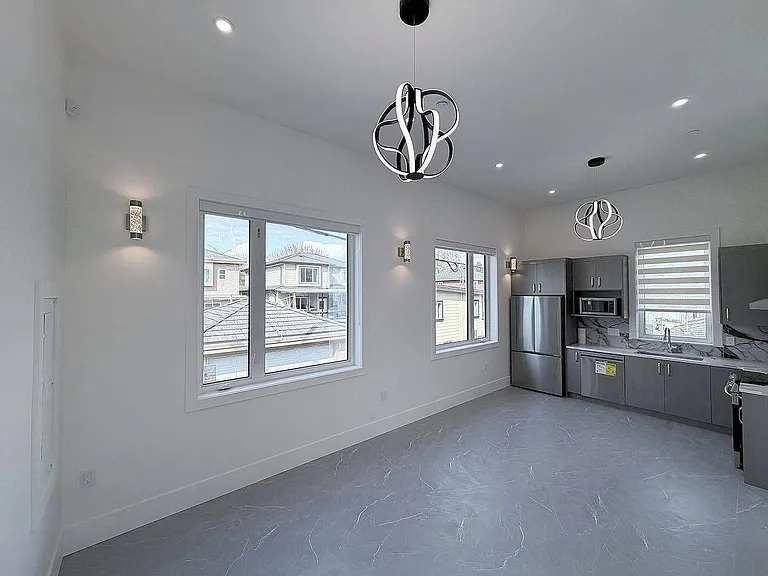 10XX E 62nd Ave — Photo 12