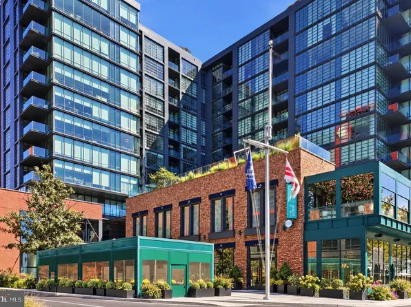 45 Sutton Sq SW Unit 706, Washington, DC 20024