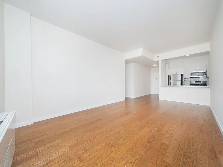 75-25 153rd St #551 — Photo 4