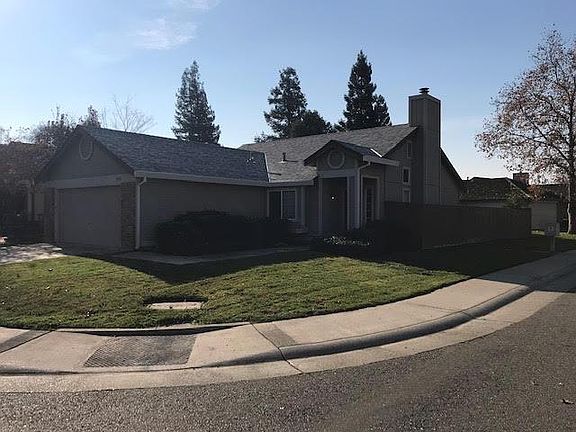3rd image of 9550 Beaver Tail Ct