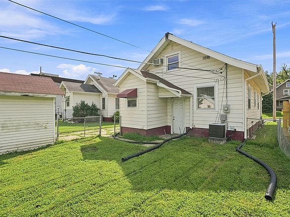 3rd image of 808 Oakland Rd NE