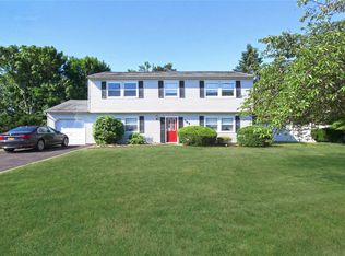 107 Rustic Ave, Medford, NY 11763