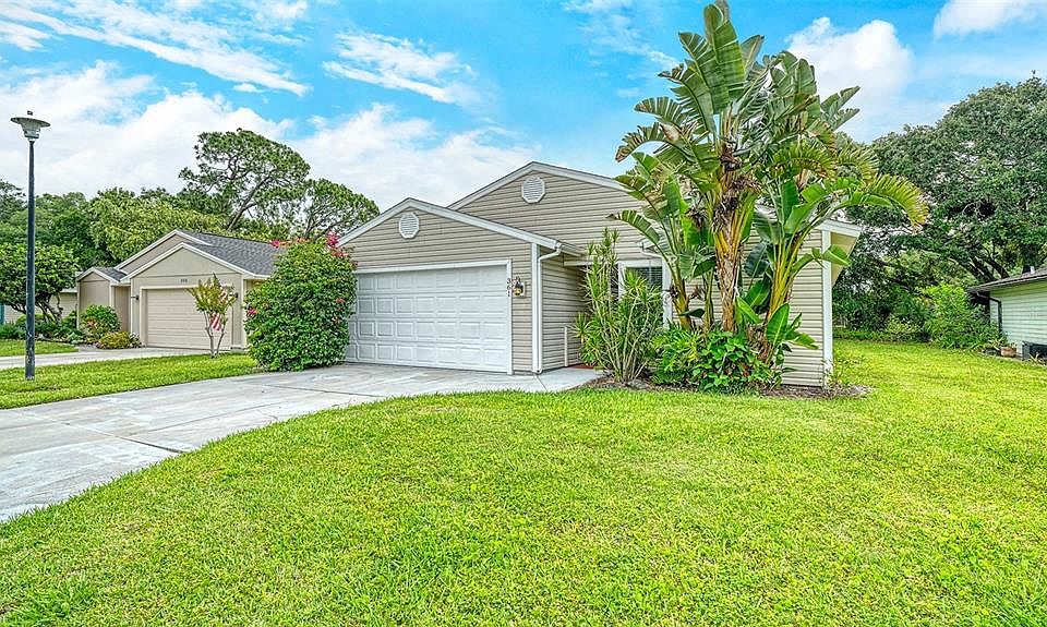 1st image of 361 BEARDED OAKS CIRCLE