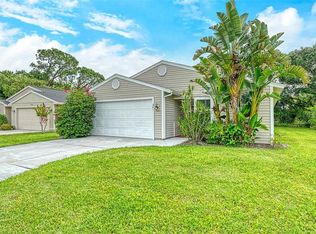 361 Bearded Oaks Cir, Sarasota, FL 34232