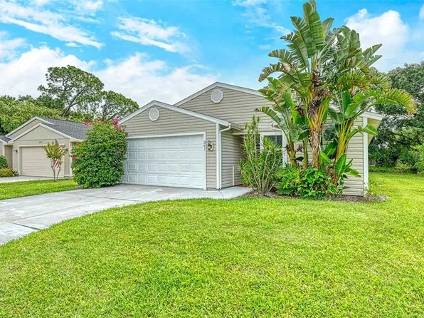 361 Bearded Oaks Cir, Sarasota, FL 34232