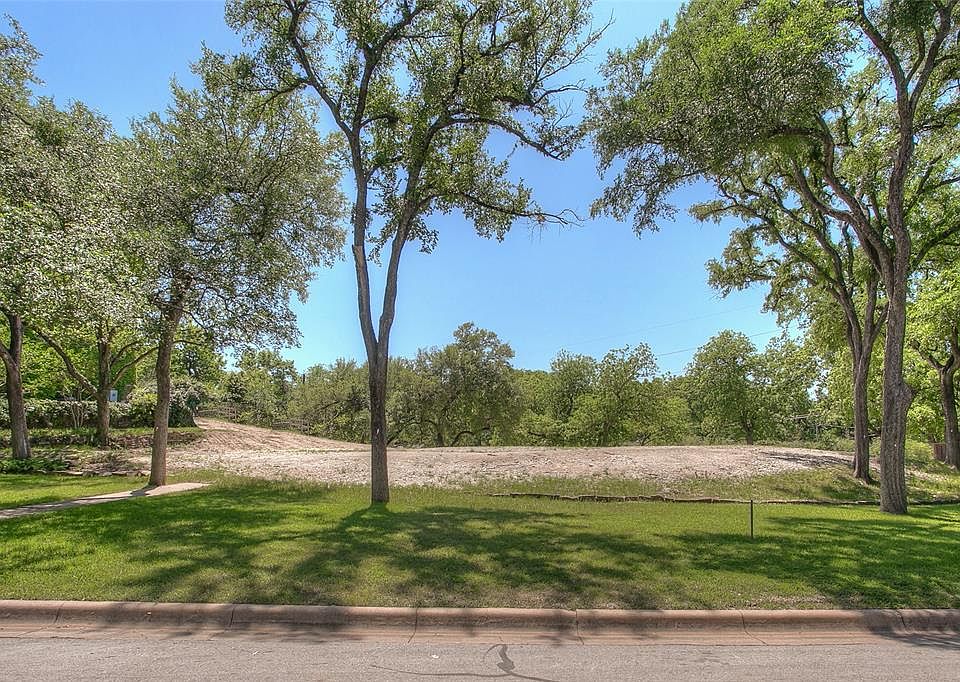 1st image of 417 Crestwood Dr