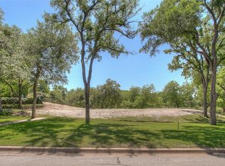 417 Crestwood Dr, Fort Worth, TX 76107